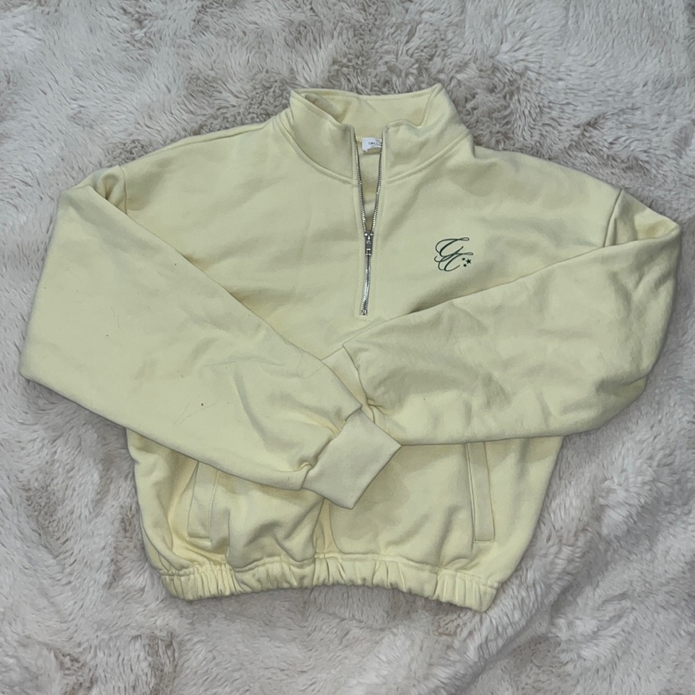 Cropped Cute Yellow Crewneck with collar